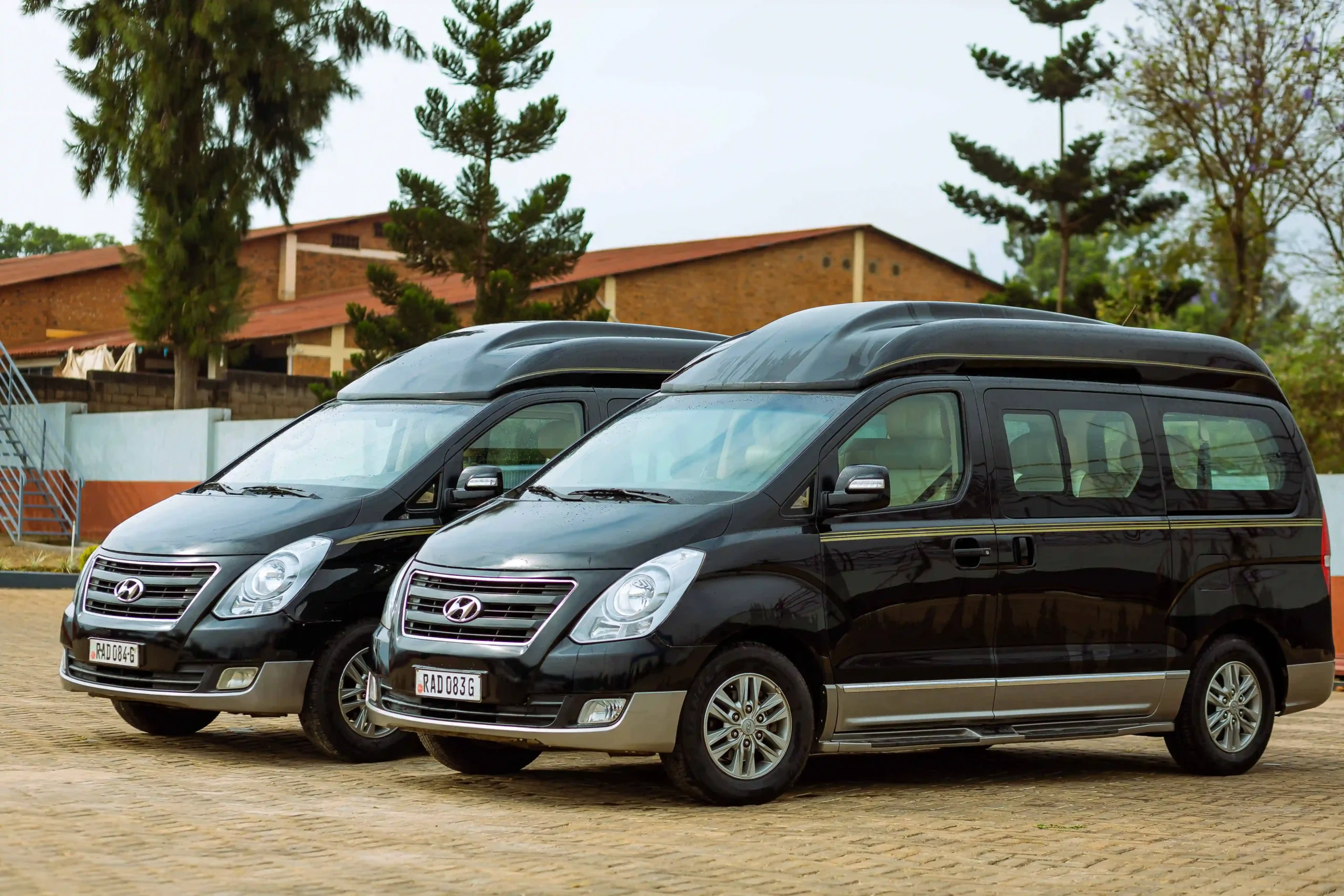 Scenic highway journey through India with chauffeur-driven travel